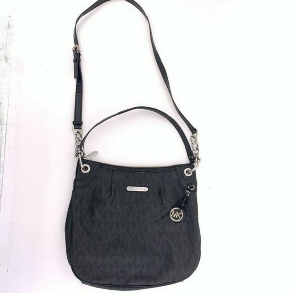 Michael Kors Handbags - NWOT MK Crossbody